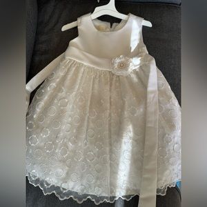 Beautiful white dress for toddler 2 to 3 year old